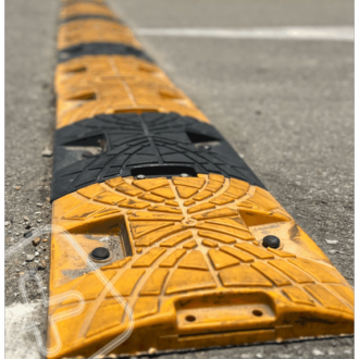 Resalto o reductor de velocidad trafico pesado, 105 x 35 x 5 Cm, incluye anclajes